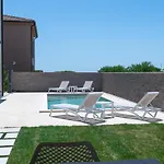 Villa Sunsea With Heated Pool