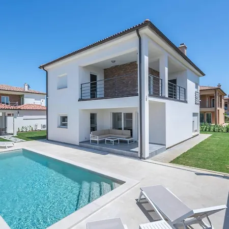 Villa Sunsea With Heated Pool