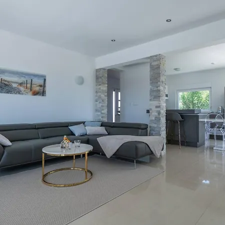 Villa Sunsea With Heated Pool Vodnjan