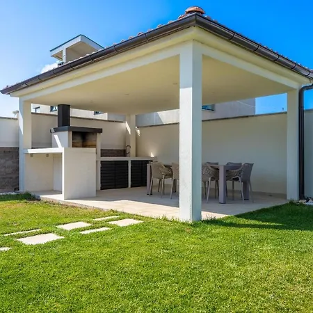 Villa Sunsea With Heated Pool *