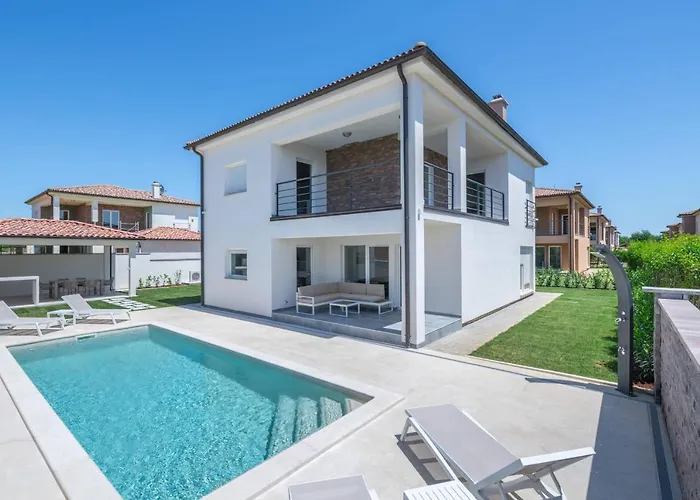 Вилла Sunsea With Heated Pool