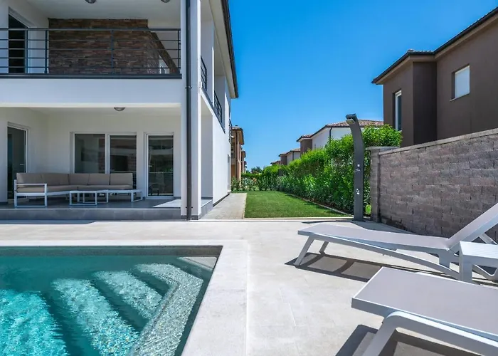 Sunsea With Heated Pool * Воднян